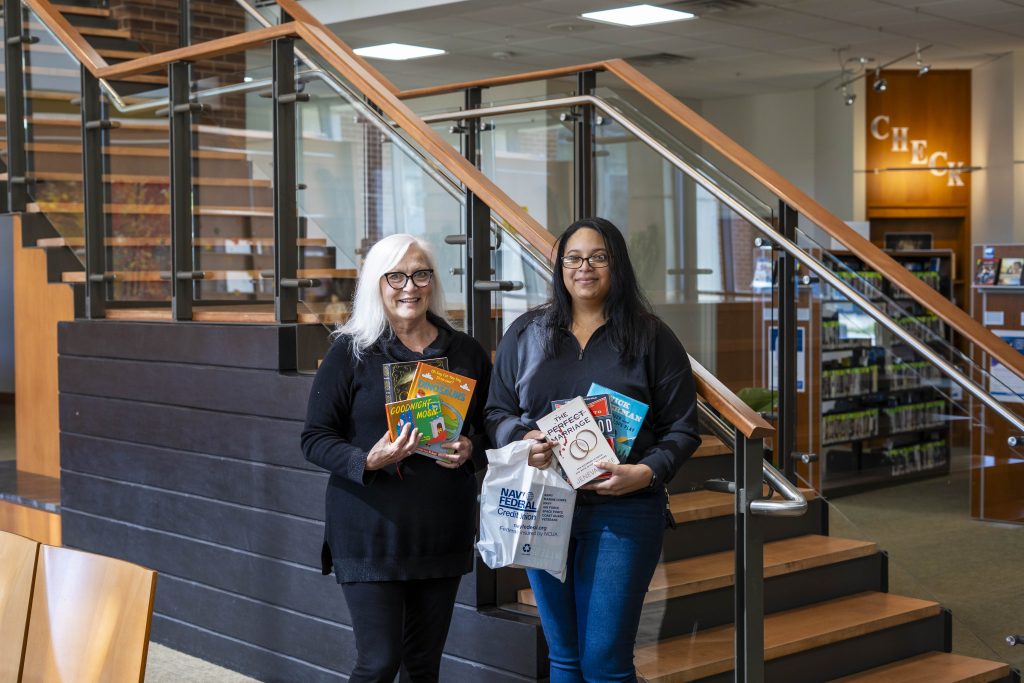 The Colonial Heights Navy Federal Credit Union Donates Books to the Petersburg Public Library!